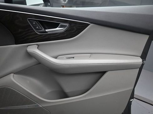 Used 2021 Audi Q7 3.0T Premium Plus w/ Executive Package image 32