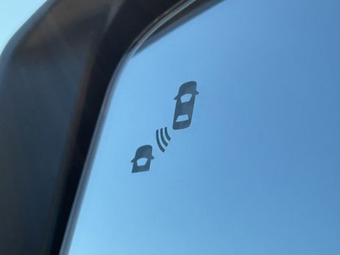 New 2025 Nissan Versa SR w/ Trunk Package image 10