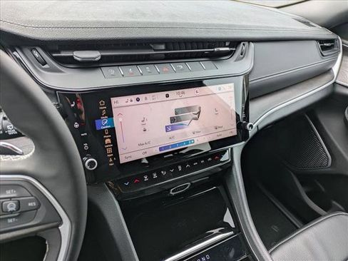 New 2026 Jeep Grand Cherokee Limited image 11