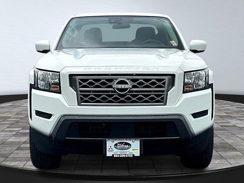Used 2023 Nissan Frontier SV RWD image 5