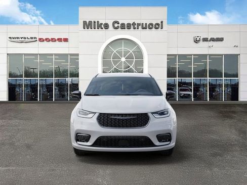 New 2026 Chrysler Pacifica Select image 6