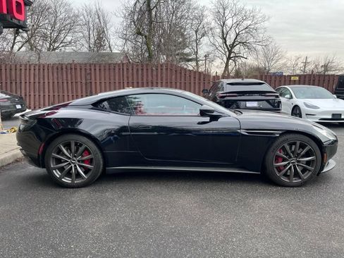 Used 2018 Aston Martin DB11 V12 RWD image 7