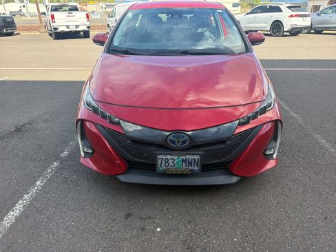 Used 2021 Toyota Prius Prime Limited w/ Carpet Mat Package (TMS) FWD image 2