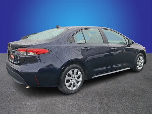 Used 2024 Toyota Corolla LE image 4