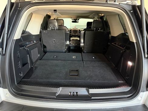 Used 2019 Ford Expedition Platinum AWD/4WD image 14