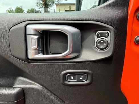 Used 2023 Jeep Wrangler Unlimited Sport AWD/4WD image 12