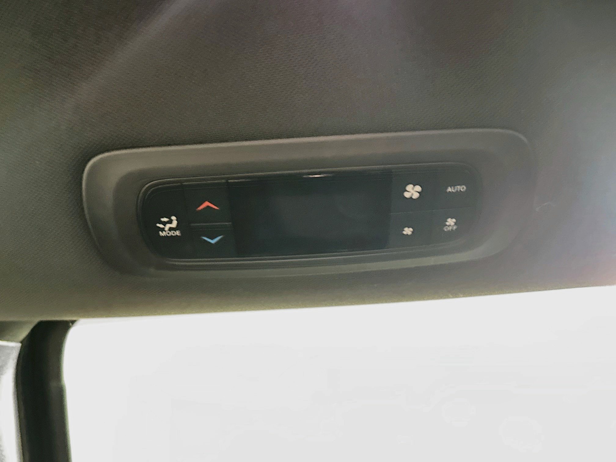 Used 2021 Chrysler Pacifica Touring-L w/ Uconnect Theater Family Group FWD image 26