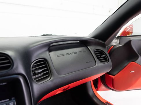 Used 2002 Chevrolet Corvette Z06 w/ Memory Pkg image 34