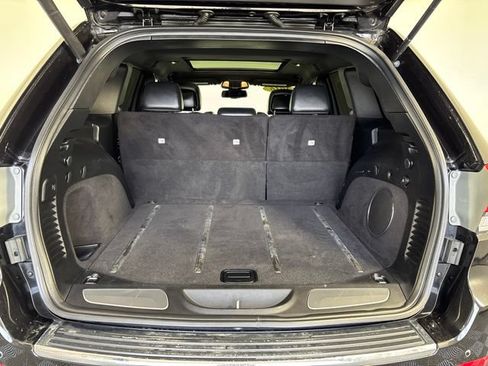 Used 2016 Jeep Grand Cherokee Overland AWD/4WD image 24