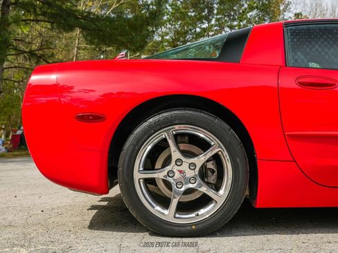 Used 2002 Chevrolet Corvette Coupe w/ Preferred Equipment Group2 image 10