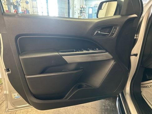 Used 2020 Chevrolet Colorado LT image 9