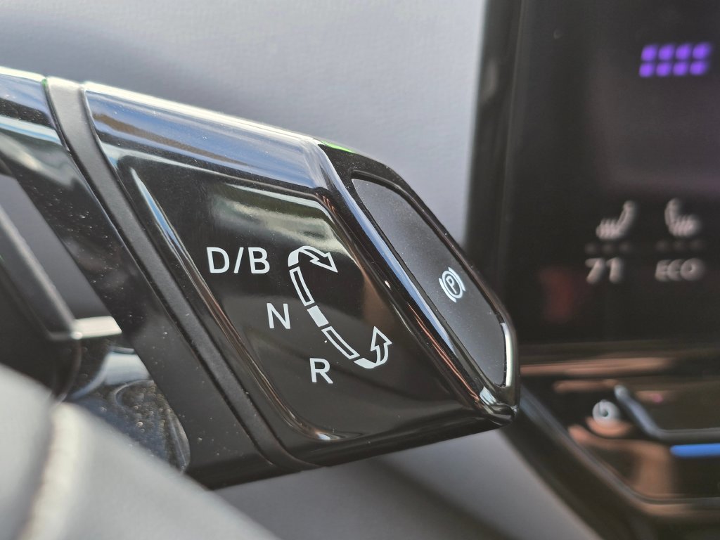 Used 2024 Volkswagen ID.4 2WD image 32