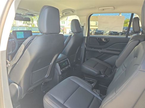 New 2026 Lincoln Aviator AWD image 11