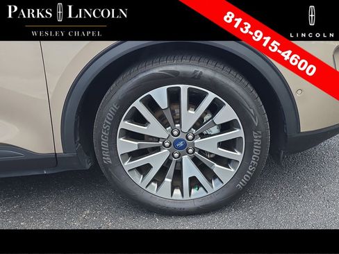 Used 2020 Ford Escape Titanium FWD image 32