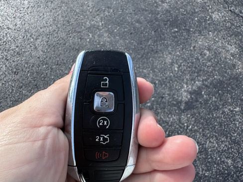 Used 2017 Lincoln MKC Premiere image 47