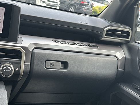 Certified 2025 Toyota Tacoma SR5 AWD/4WD image 25