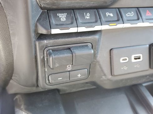 Certified 2022 GMC Sierra 2500 AT4 w/ AT4 Preferred Package image 36