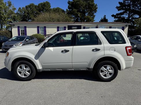 Used 2010 Ford Escape XLS image 8