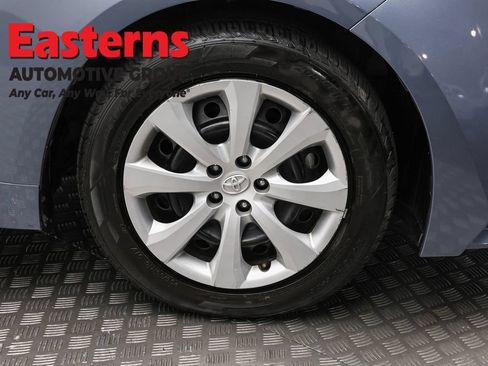 Used 2025 Toyota Corolla LE FWD image 29