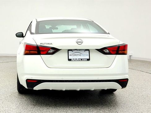 Used 2025 Nissan Altima 2.5 SV image 6