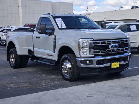 Used 2026 Ford F350 XLT w/ 360-Degree Camera Package image 3