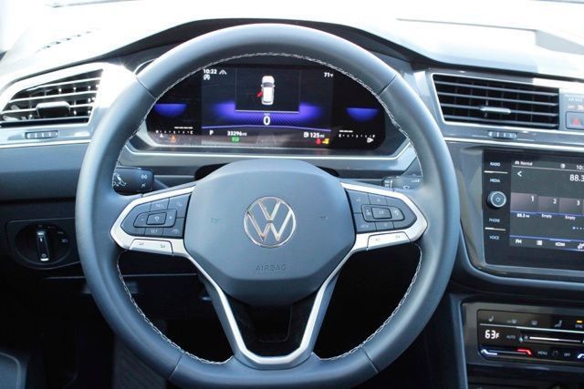 Used 2023 Volkswagen Tiguan SE w/ Panoramic Sunroof Package AWD/4WD image 20