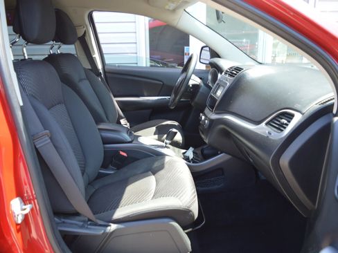 Used 2016 Dodge Journey SXT FWD image 18