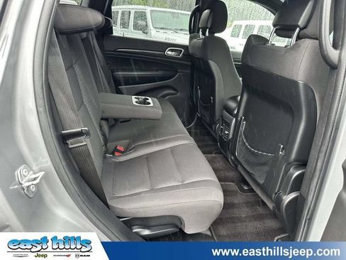 Certified 2018 Jeep Grand Cherokee Laredo AWD/4WD image 21