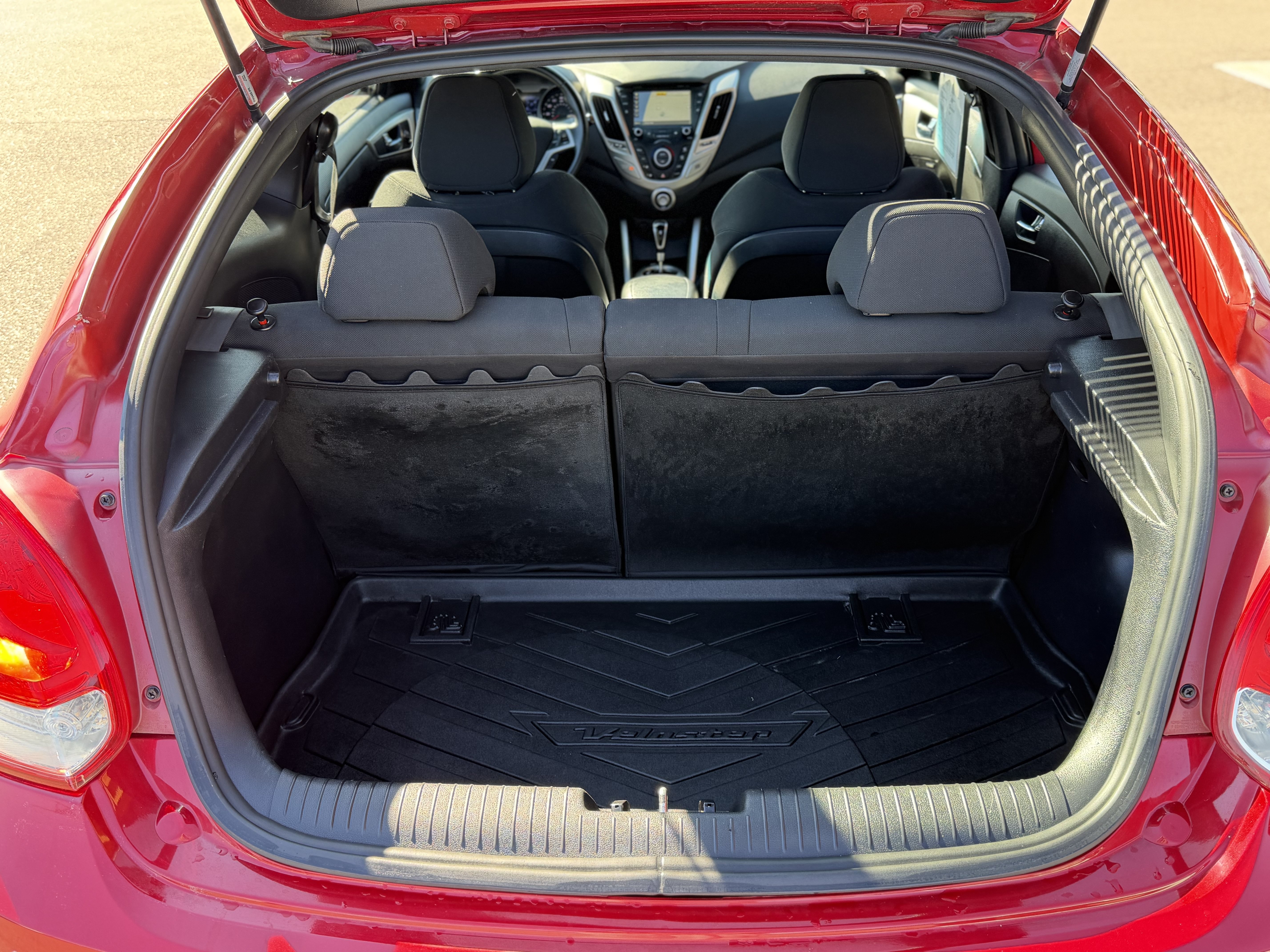 Used 2017 Hyundai Veloster Value Edition FWD image 16
