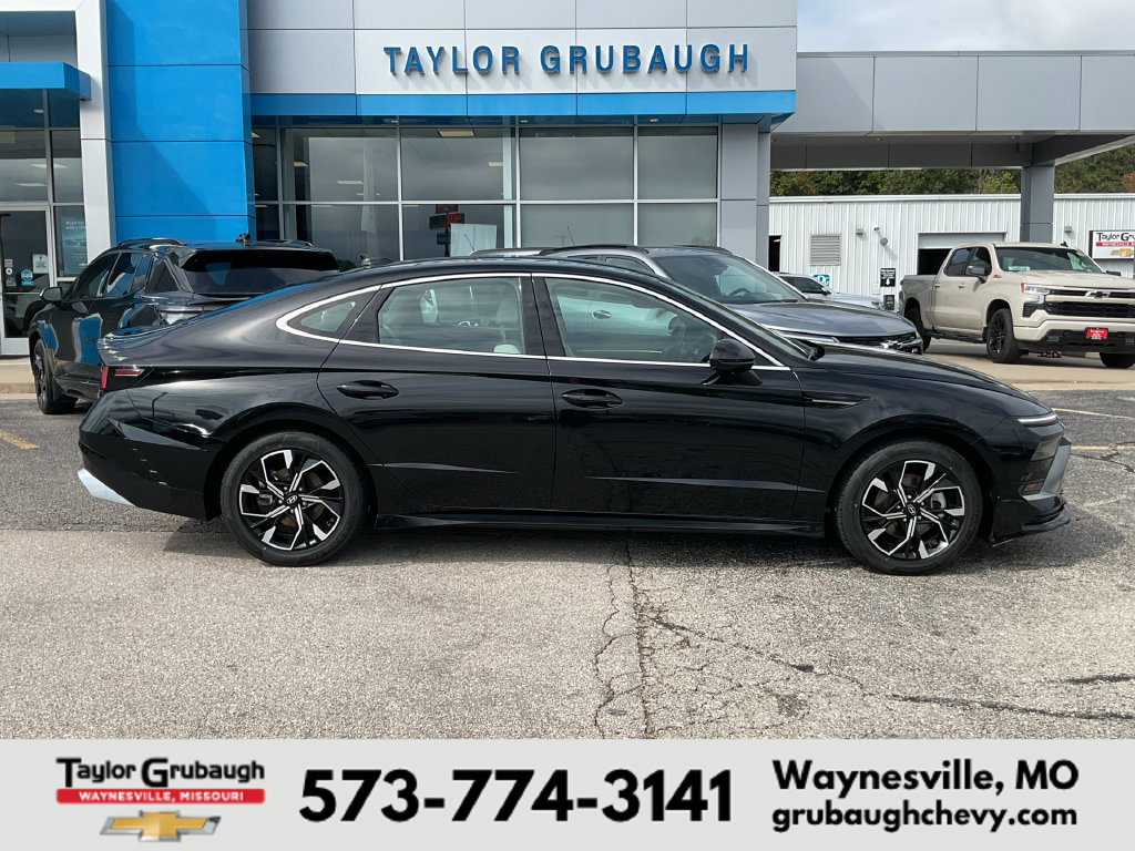 Used 2025 Hyundai Sonata SEL FWD image 1