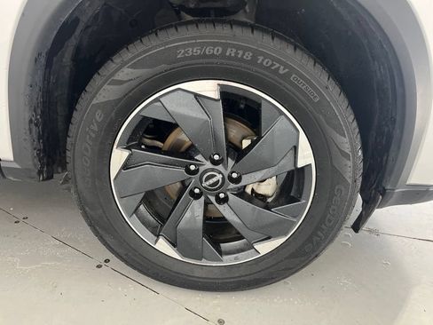 Used 2024 Nissan Rogue SV AWD/4WD image 18