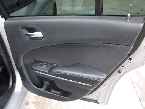 Used 2016 Dodge Charger SXT image 23