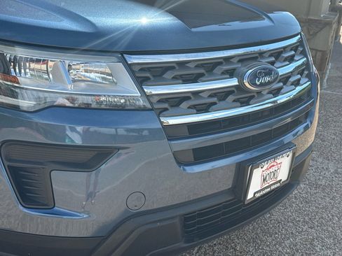 Used 2018 Ford Explorer 4WD image 2