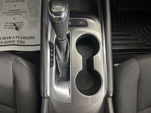 Used 2016 Chevrolet Malibu LT image 17