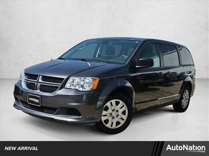Used 2019 Dodge Grand Caravan SE w/ UConnect Hands-Free Group