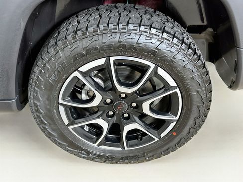 Used 2025 Jeep Compass Trailhawk AWD/4WD image 11