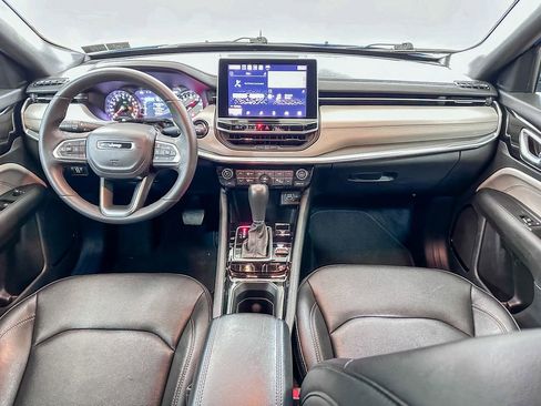 Certified 2024 Jeep Compass Limited image 30