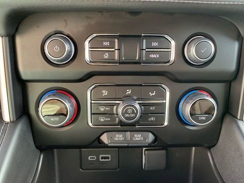 Used 2024 Chevrolet Tahoe LS image 27