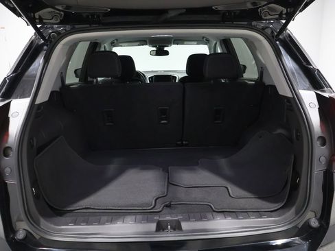 Used 2024 GMC Terrain SLE image 20