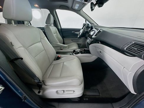 Certified 2017 Honda Pilot Elite image 29