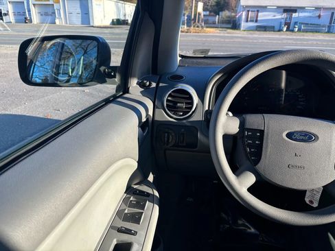 Used 2006 Ford Freestyle SE image 31