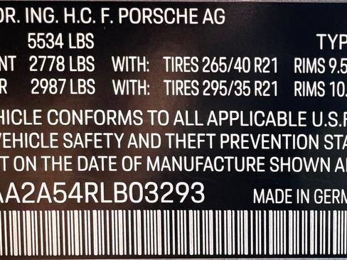 Certified 2024 Porsche Macan AWD/4WD image 42