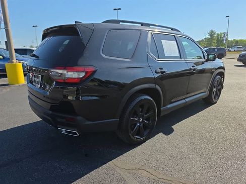 Certified 2025 Honda Pilot Black Edition image 9