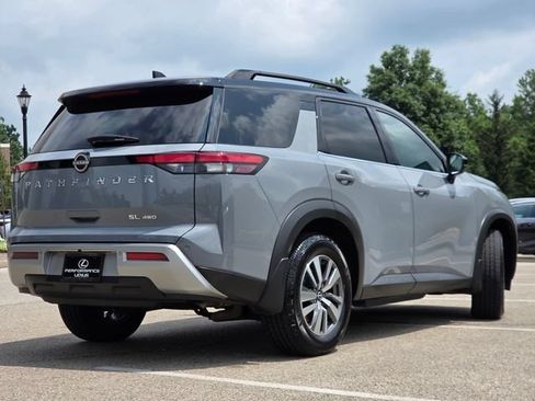 Used 2022 Nissan Pathfinder SL AWD/4WD image 25
