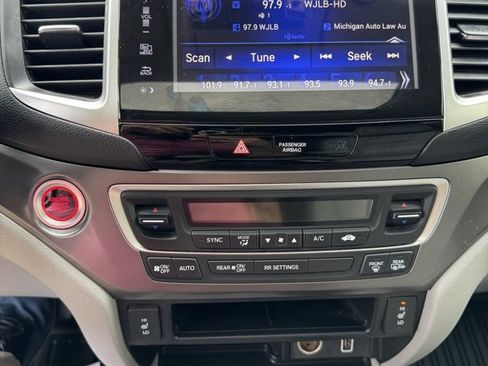 Certified 2019 Honda Ridgeline RTL-T image 18