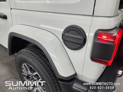 New 2025 Jeep Wrangler Sahara w/ Technology Group image 33