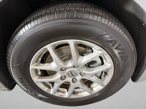 Used 2025 Chrysler Pacifica Select FWD image 12