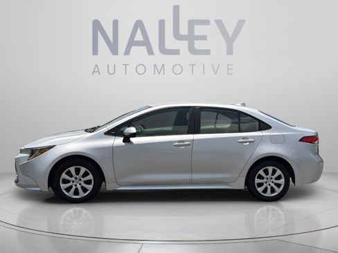 Used 2024 Toyota Corolla LE FWD image 2