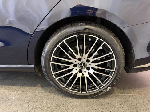 Used 2023 Mercedes-Benz C 300 4MATIC Sedan image 11