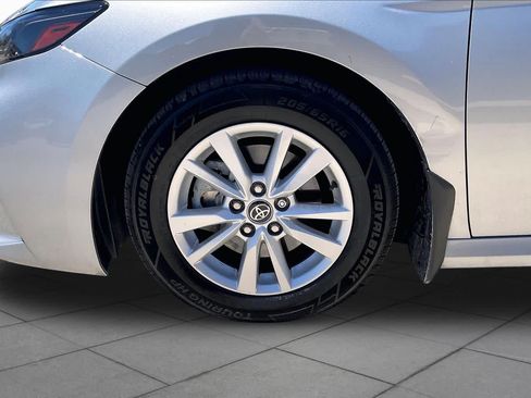 Used 2025 Toyota Camry LE w/ Convenience Package FWD image 11